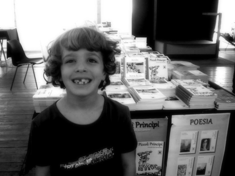 1208648_570094733045381_1820680865_n