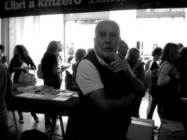 1234315_569620646426123_1556145191_n